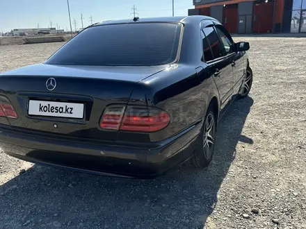 Mercedes-Benz E 200 1999 года за 3 700 000 тг. в Атырау – фото 3