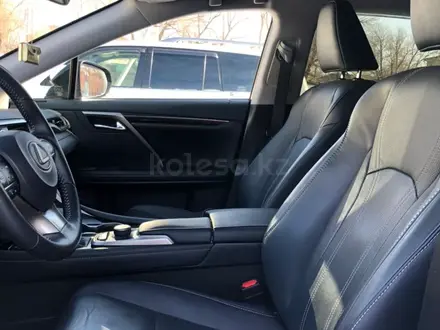 Lexus RX 200t 2018 года за 25 100 000 тг. в Актобе – фото 4