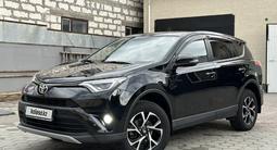 Toyota RAV4 2016 годаүшін12 500 000 тг. в Актобе