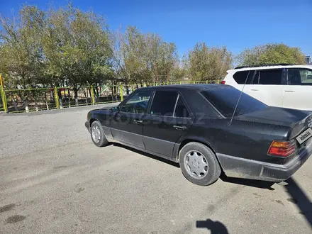 Mercedes-Benz E 220 1992 года за 1 500 000 тг. в Кызылорда – фото 4