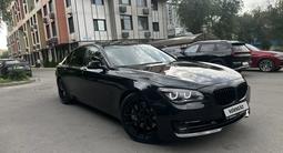BMW 750 2014 года за 12 800 000 тг. в Алматы