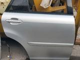 Дверь задняя правая на Lexus RX330 за 258 тг. в Алматы