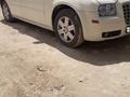 Chrysler 300C 2005 года за 4 500 000 тг. в Жанаозен – фото 2