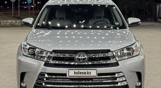 Toyota Highlander 2017 года за 14 000 000 тг. в Атырау