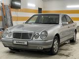 Mercedes-Benz E 320 1997 года за 4 200 000 тг. в Актобе