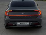 Hyundai Sonata 2023 года за 11 000 000 тг. в Актобе – фото 2