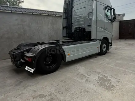 Volvo  FH 2021 года за 47 500 000 тг. в Шымкент – фото 2