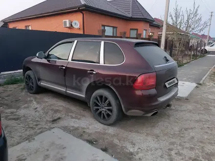 Porsche Cayenne 2005 года за 3 200 000 тг. в Атырау