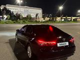 Toyota Camry 2023 года за 16 800 000 тг. в Алматы – фото 3