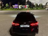 Toyota Camry 2023 года за 16 800 000 тг. в Алматы – фото 2