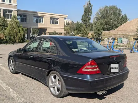 Mercedes-Benz C 240 2001 года за 5 700 000 тг. в Алматы – фото 12