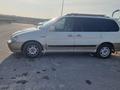 Kia Carnival 2002 года за 2 400 000 тг. в Шымкент – фото 5