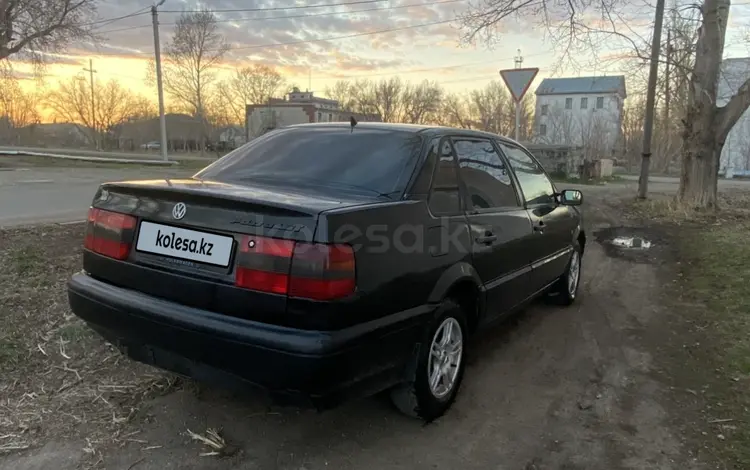 Volkswagen Passat 1995 года за 1 100 000 тг. в Астана