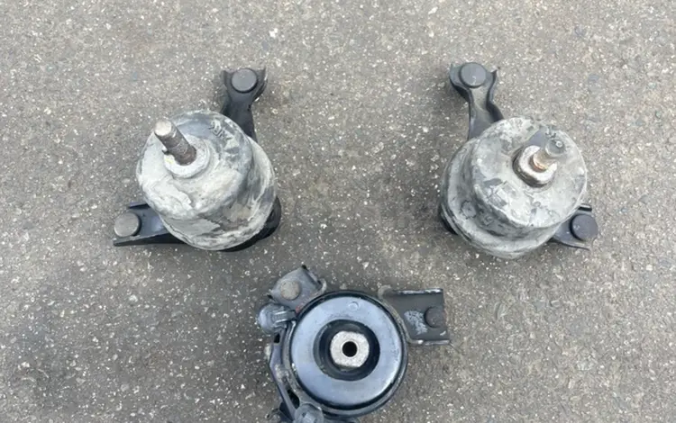 Подушка двигателя на Lexus ES 300 за 15 000 тг. в Алматы