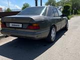 Mercedes-Benz E 230 1989 годаүшін660 000 тг. в Талдыкорган – фото 4