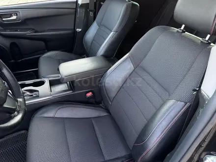 Toyota Camry 2016 года за 7 550 000 тг. в Атырау – фото 12