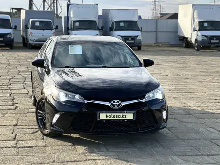 Toyota Camry 2016 года за 7 550 000 тг. в Атырау – фото 2
