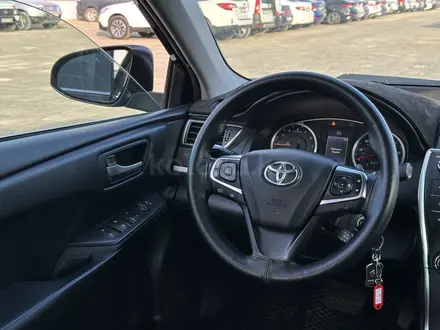 Toyota Camry 2016 года за 7 550 000 тг. в Атырау – фото 8
