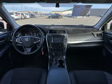 Toyota Camry 2016 года за 7 550 000 тг. в Атырау – фото 9