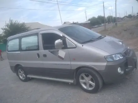 Hyundai Starex 2003 года за 2 500 000 тг. в Туркестан – фото 2