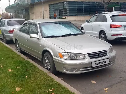 Toyota Camry 2000 года за 3 500 000 тг. в Алматы – фото 3