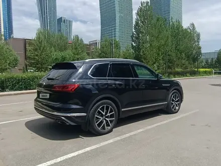 Volkswagen Touareg 2021 года за 32 500 000 тг. в Астана – фото 7