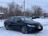 Toyota Camry 2015 года за 10 200 000 тг. в Уральск – фото 3