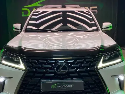 Lexus LX 570 2020 года за 54 000 000 тг. в Астана