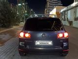 Volkswagen Touareg 2004 года за 4 500 000 тг. в Шымкент – фото 2