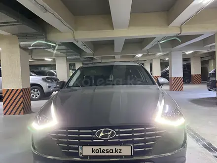 Hyundai Sonata 2021 года за 12 500 000 тг. в Семей – фото 2