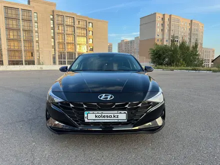 Hyundai Elantra 2022 года за 10 600 000 тг. в Караганда – фото 2