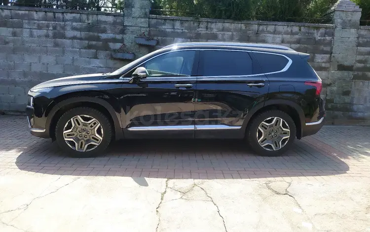 Hyundai Santa Fe 2023 года за 23 000 000 тг. в Алматы