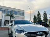 Hyundai Sonata 2022 года за 14 000 000 тг. в Астана – фото 2