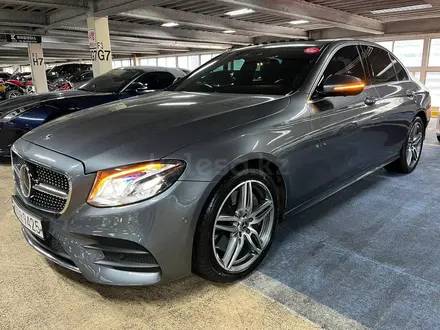 Стекла фары Mercedes Benz W213 за 25 000 тг. в Астана – фото 2