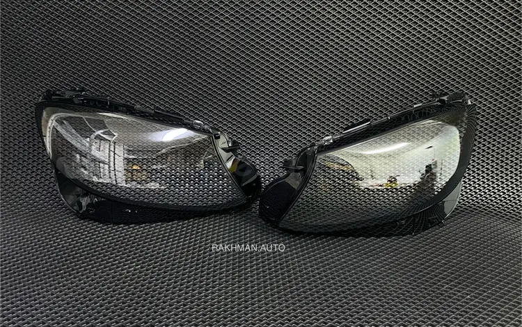 Стекла фары Mercedes Benz W213 за 25 000 тг. в Астана