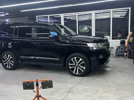 Toyota Land Cruiser 2018 года за 29 999 000 тг. в Алматы