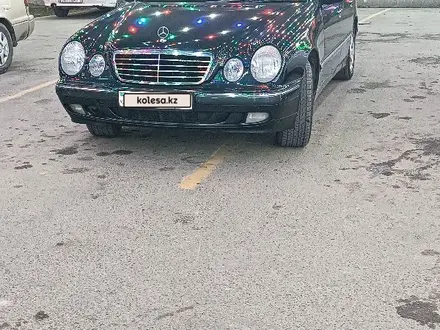 Mercedes-Benz E 280 2000 года за 4 300 000 тг. в Шымкент – фото 2