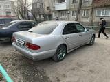 Mercedes-Benz E 230 1997 годаүшін2 700 000 тг. в Петропавловск – фото 4