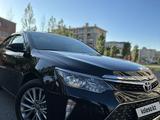 Toyota Camry 2017 года за 15 500 000 тг. в Астана – фото 2