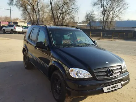 Mercedes-Benz ML 320 1998 года за 3 600 000 тг. в Алматы – фото 2