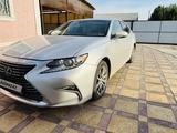 Lexus ES 250 2015 года за 13 000 000 тг. в Атырау – фото 2