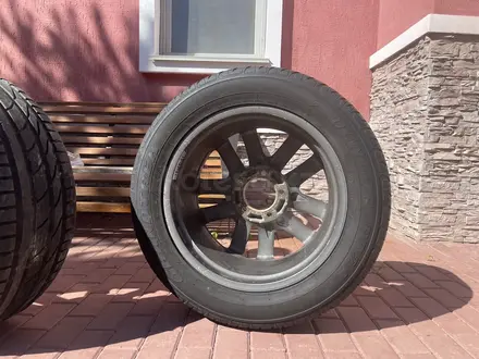 Диски с шиной на LEXUS LX570 состояние новое за 280 000 тг. в Астана – фото 2