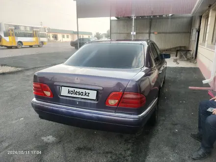 Mercedes-Benz E 240 1998 года за 2 500 000 тг. в Шымкент – фото 3