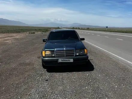 Mercedes-Benz E 230 1991 года за 1 400 000 тг. в Алматы – фото 3