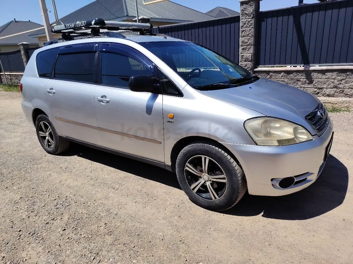 Toyota Avensis Verso, 2002