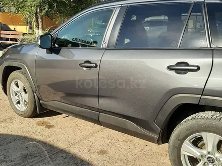 Toyota RAV4 2020 года за 13 000 000 тг. в Уральск – фото 11