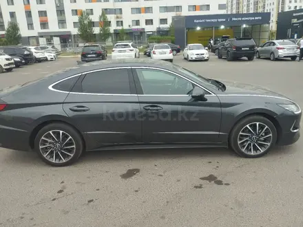 Hyundai Sonata 2022 года за 11 200 000 тг. в Астана – фото 2