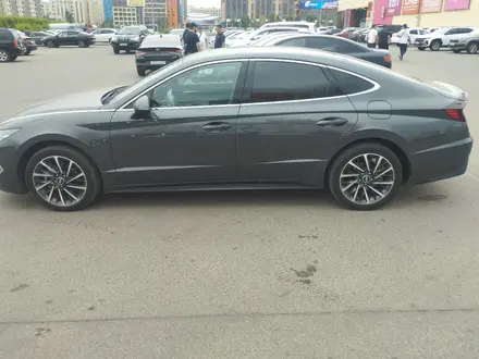 Hyundai Sonata 2022 года за 11 200 000 тг. в Астана – фото 4