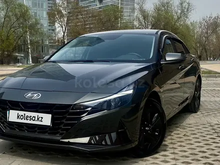 Hyundai Elantra 2022 годаүшін10 800 000 тг. в Алматы