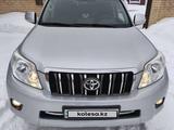 Toyota Land Cruiser Prado 2013 года за 16 300 000 тг. в Актобе – фото 4